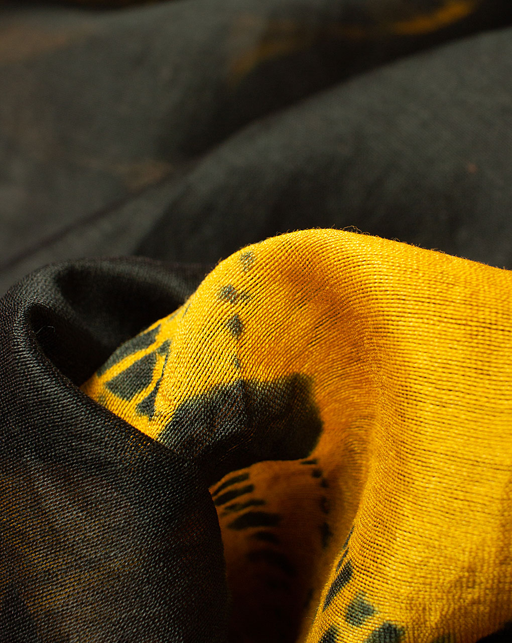 Tie & Dye Chanderi Saree With Blouse - Fabriclore.com
