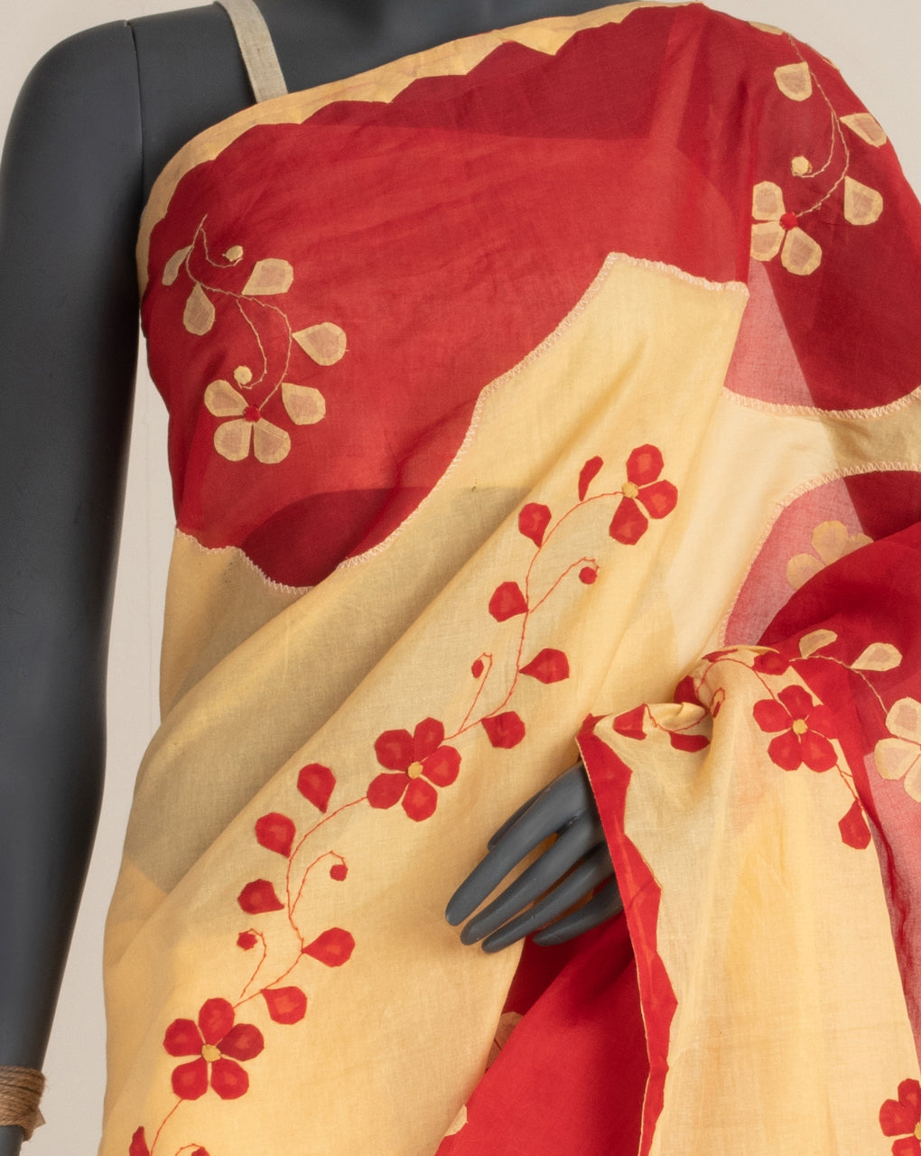 Hand Applique Cotton Saree With Blouse - Fabriclore.com