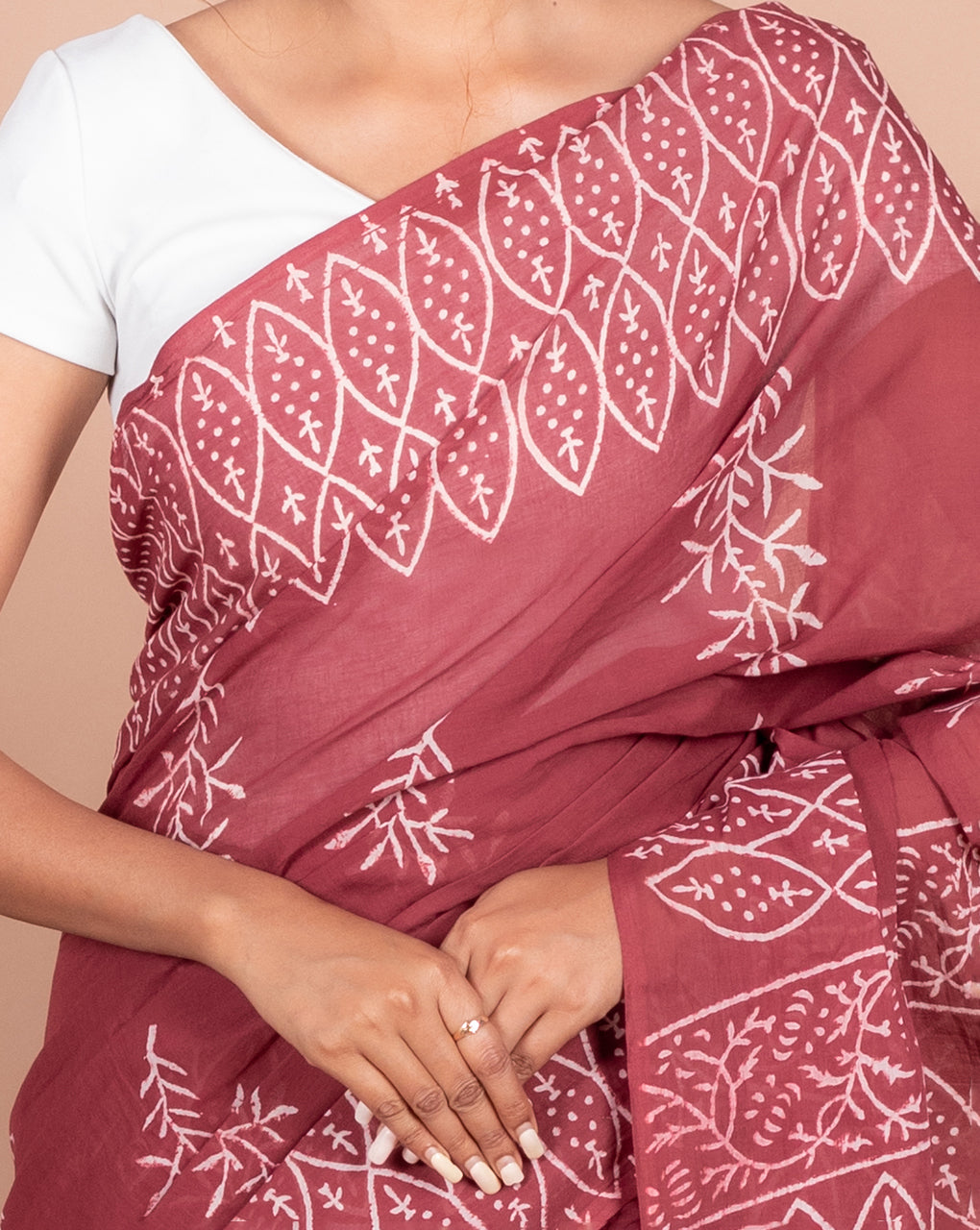 Hand Block Cotton Saree With Blouse - Fabriclore.com