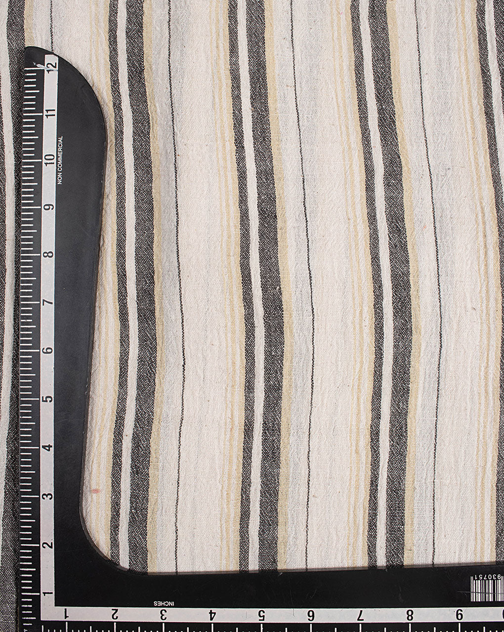 Handwoven Organic Kala Cotton Fabric ( Width 40 ) - Fabriclore.com