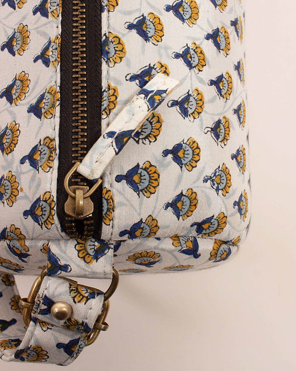 Handcrafted Yoga Mat Bag - Fabriclore.com