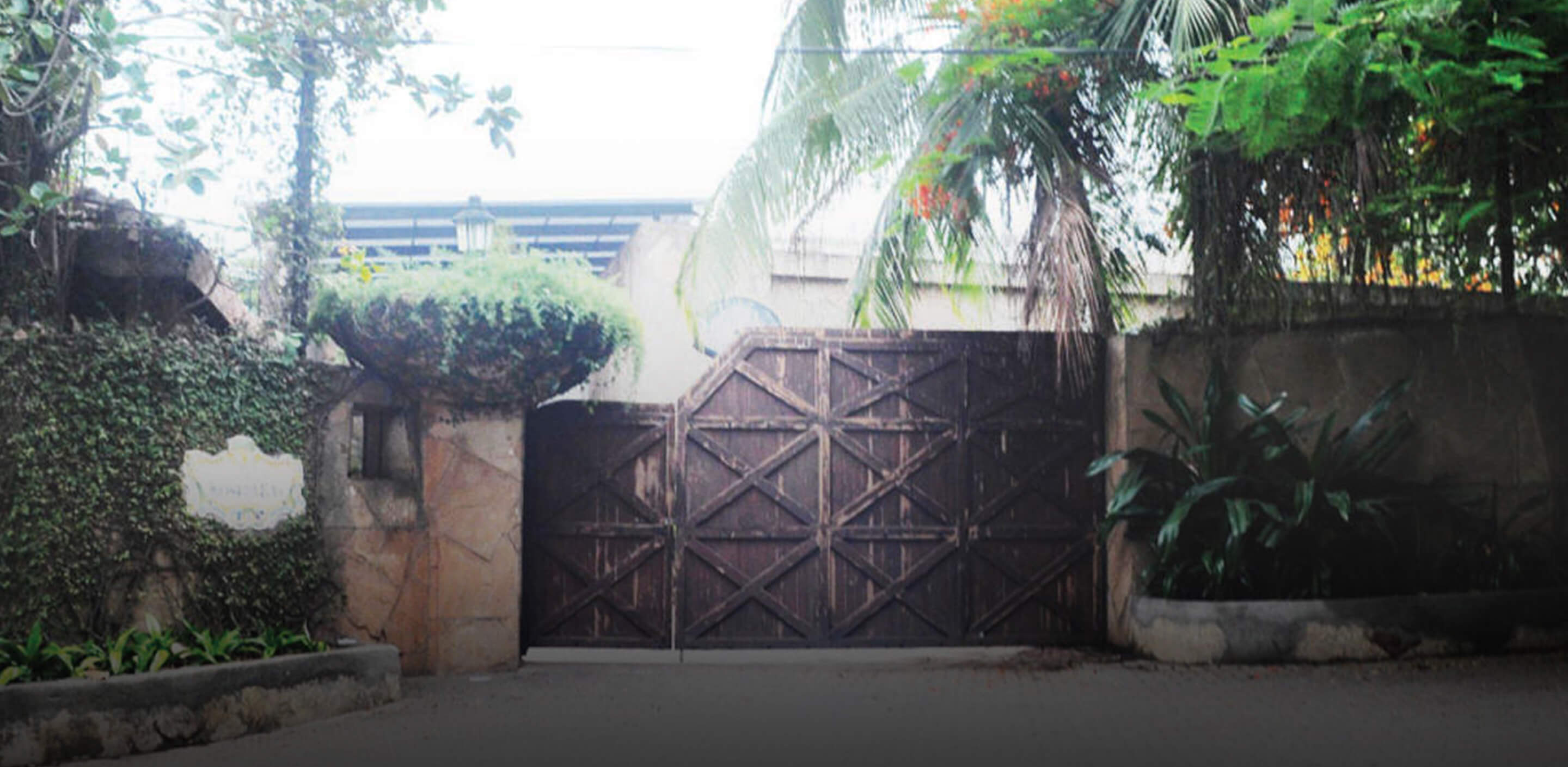 A Sneak Peek Inside Neetu Kapoor & Late Rishi Kapoor's Home