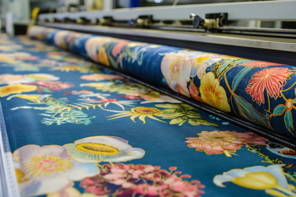 How Small Fashion Labels in Los Angeles Benefit from Low-MOQ Digital Fabric Printing