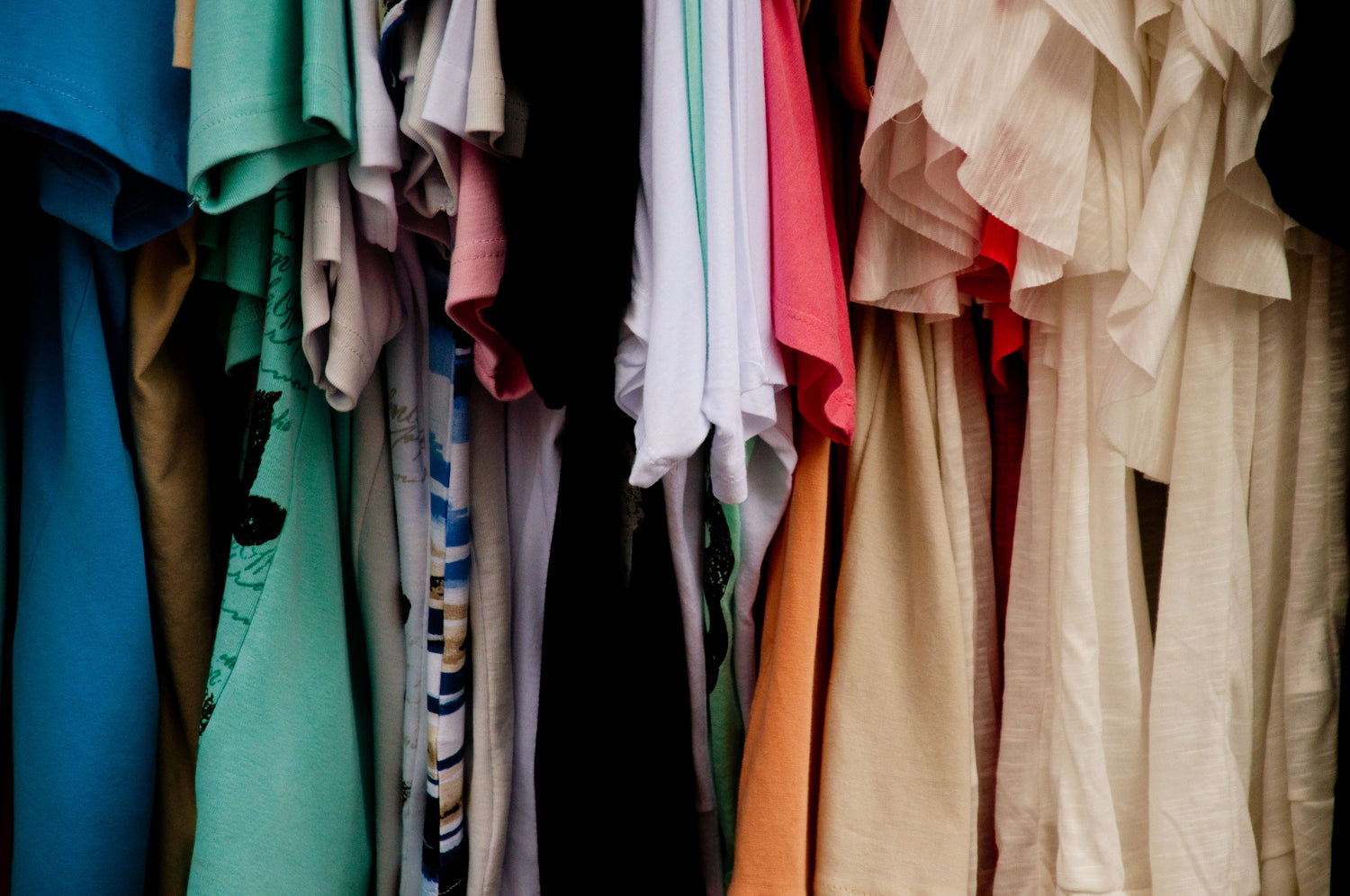5 Things You Need to revamp your old clothes - Fabriclore