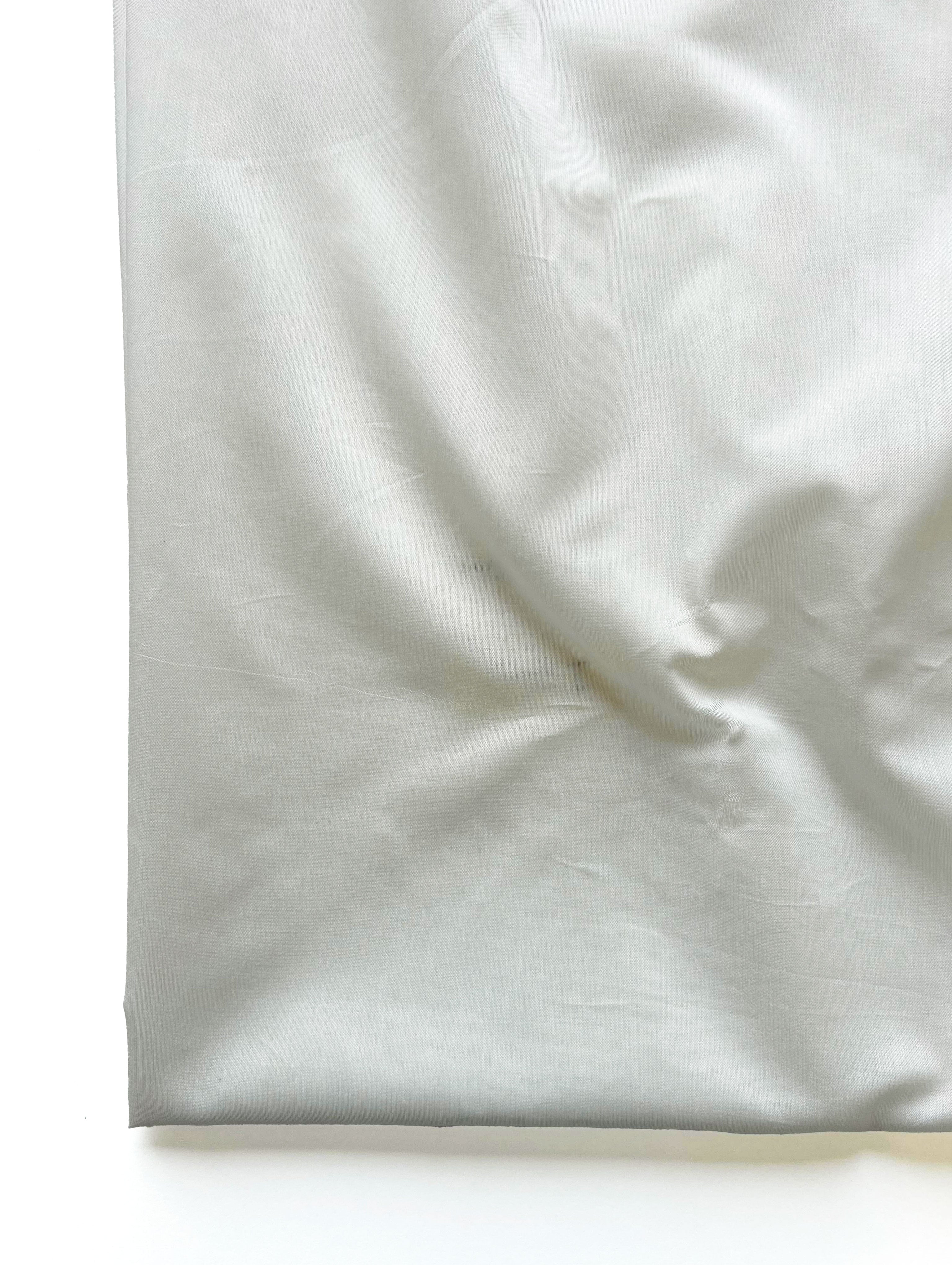 120 Gram Hamer (Zora) Fabric - 58" - ( Swatch 10x12" )