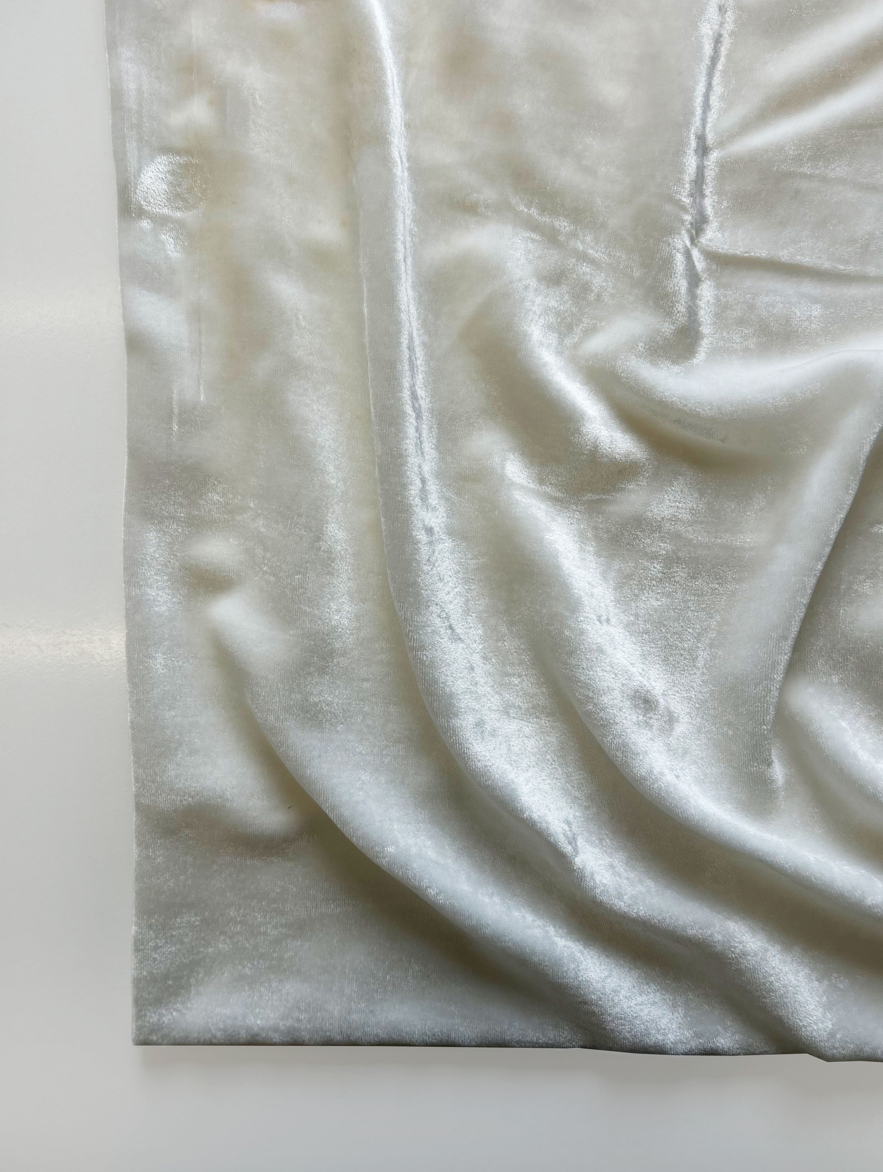185 Gram Silk Viscose Nylon Velvet Fabric 46"