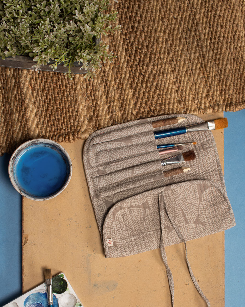 Handcrafted Brush Holder - Fabriclore.com