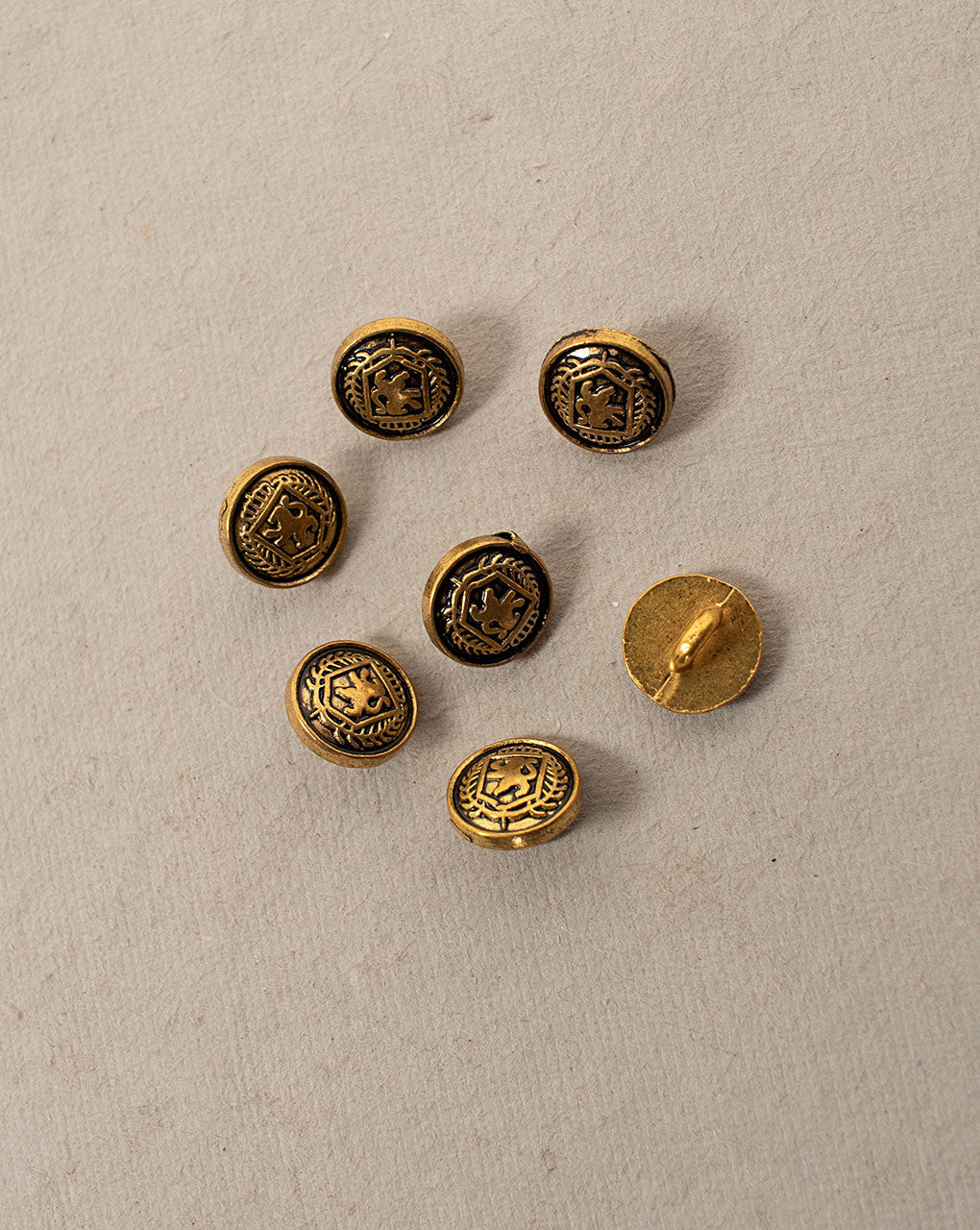 Antique Metal Casting Button ( Set Of 6 ) - Fabriclore.com