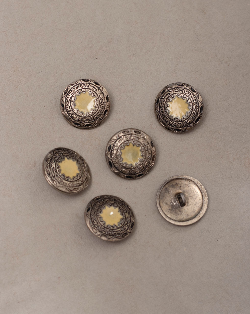 Antique Metal Casting Button ( Set Of 6 ) - Fabriclore.com
