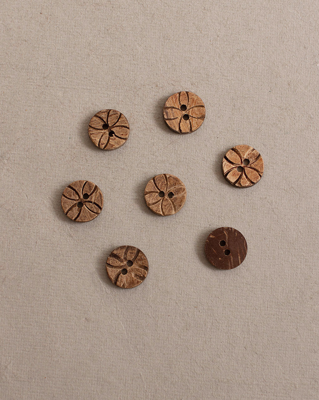 Hand Carved Coconut Button ( Set Of 6 ) - Fabriclore.com