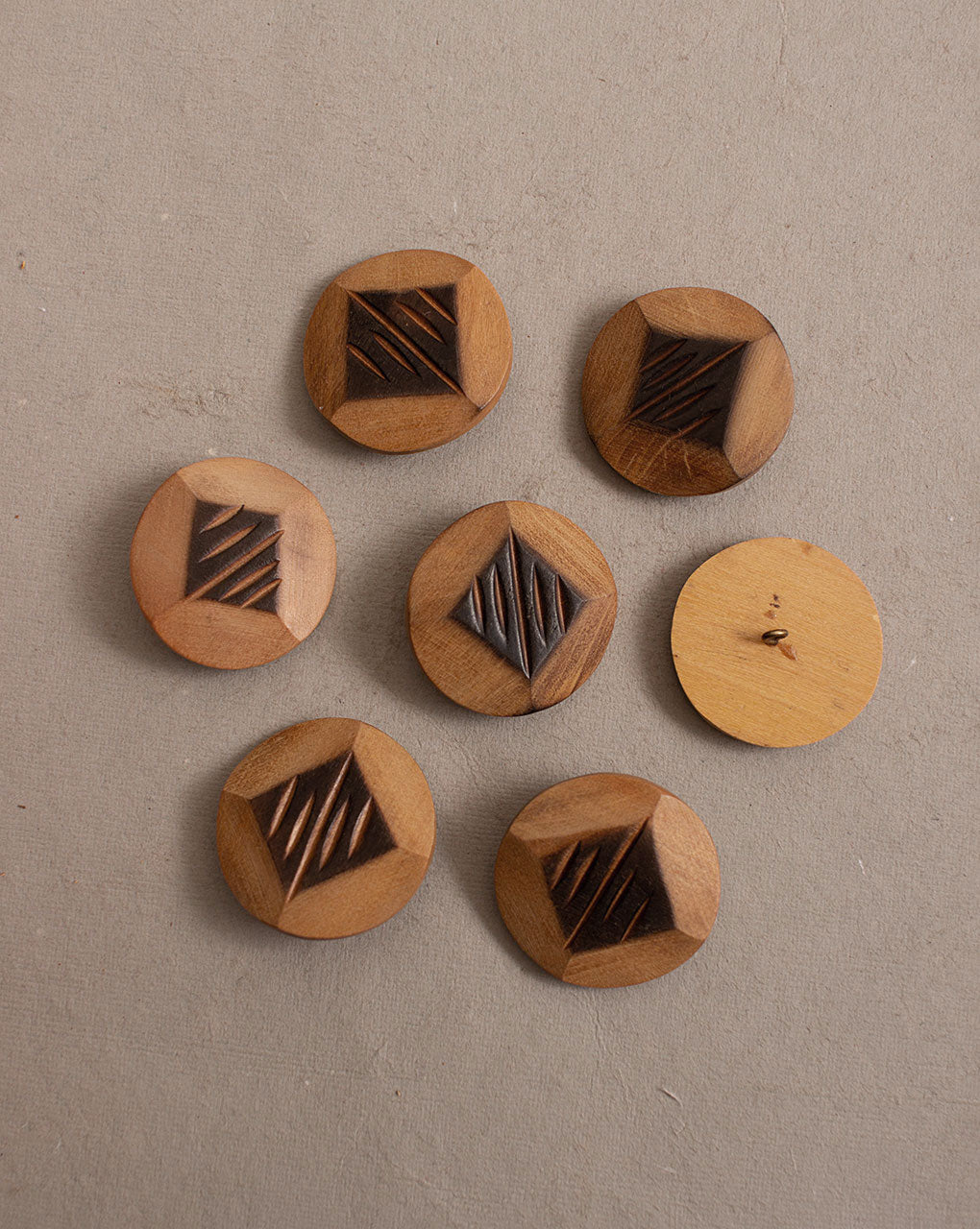 Hand Carved Wooden Button ( Single Piece ) - Fabriclore.com