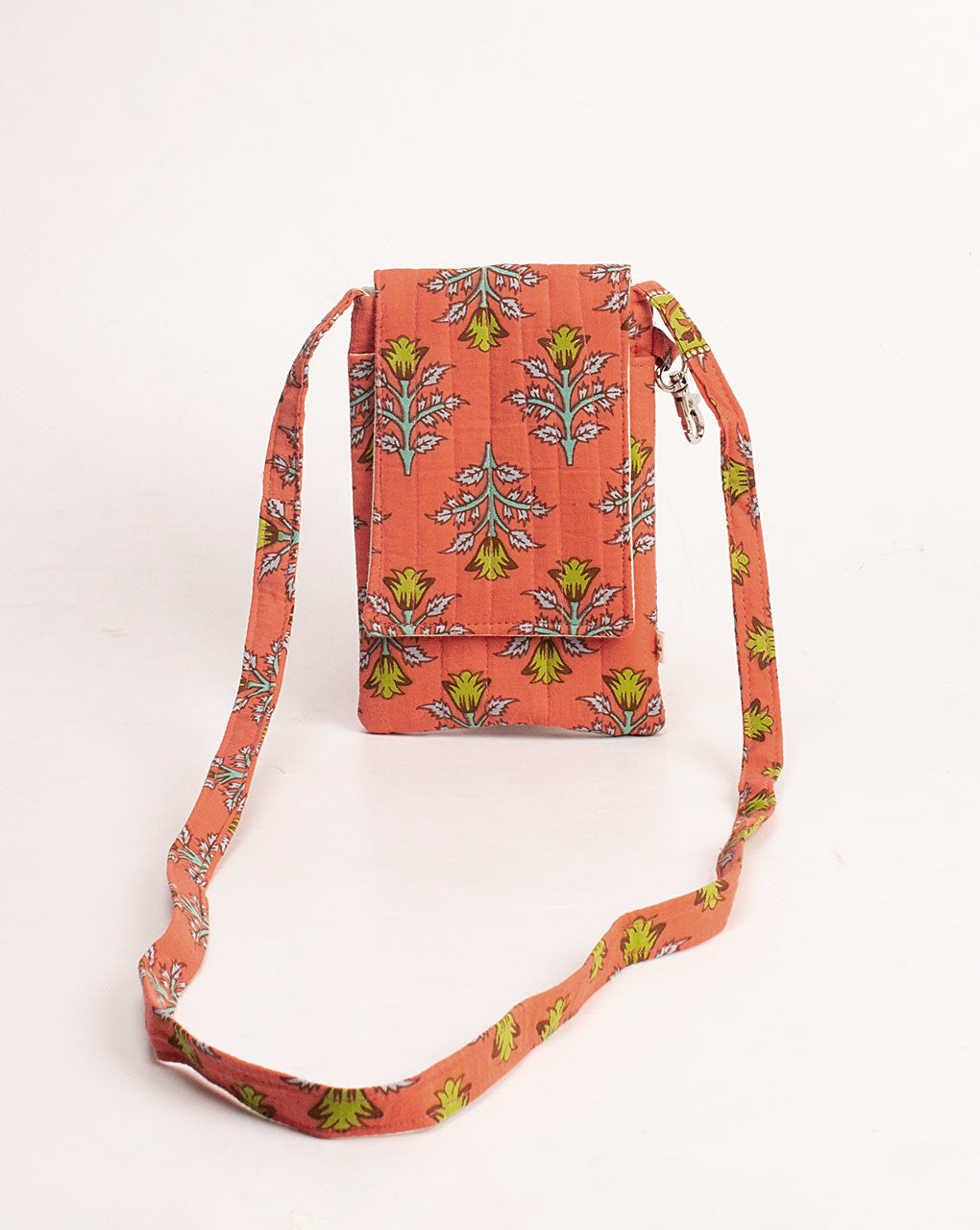 DIY Fabric Crossbody Phone Purse Bag Free Sewing Pattern + Video | Fabric  Art DIY | Handbag sewing patterns, Phone purse pattern, Wallet sewing  pattern