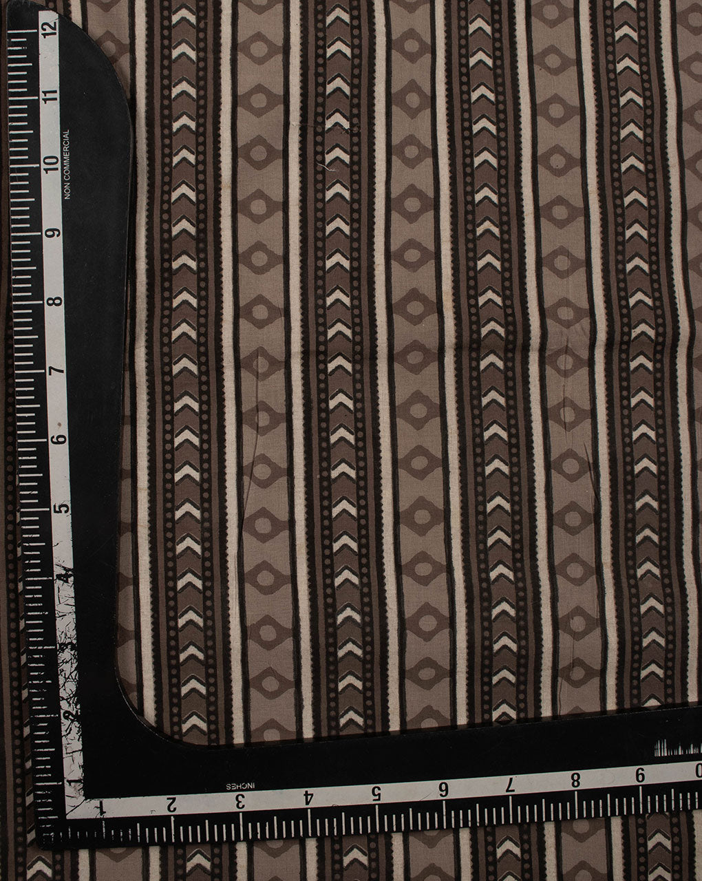 Dabu Screen Print Cotton Fabric - Fabriclore.com
