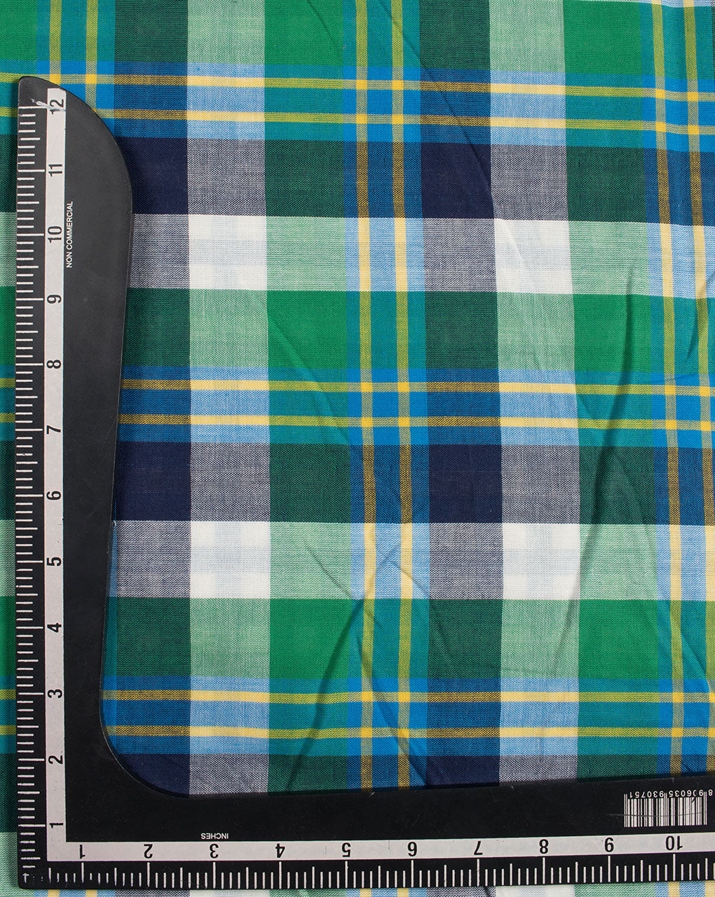 Tartans Checks Woven Reversible Cotton Fabric ( Width 54 Inch ) - Fabriclore.com