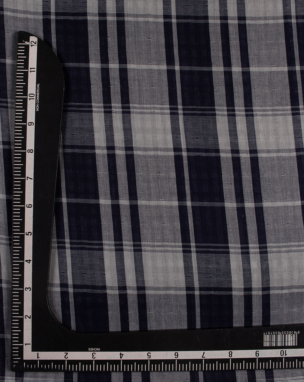 Tartan Checks Reversible Cotton Fabric ( Width 56 Inch ) - Fabriclore.com
