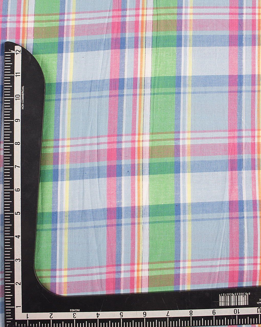 Tartan Checks Lurex Cotton Fabric ( Width 76 Inch ) - Fabriclore.com