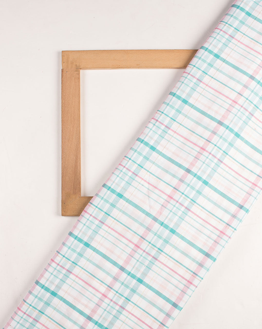 Tartan Checks Lurex Cotton Fabric ( Width 56 Inch ) - Fabriclore.com