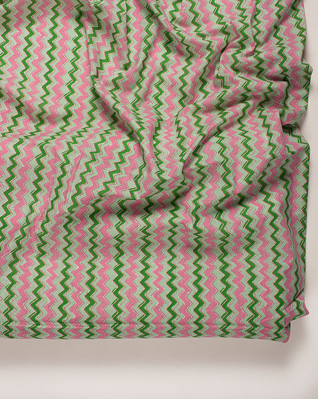 ( Pre Cut 80 CM ) Chevron Screen Print Cotton Fabric