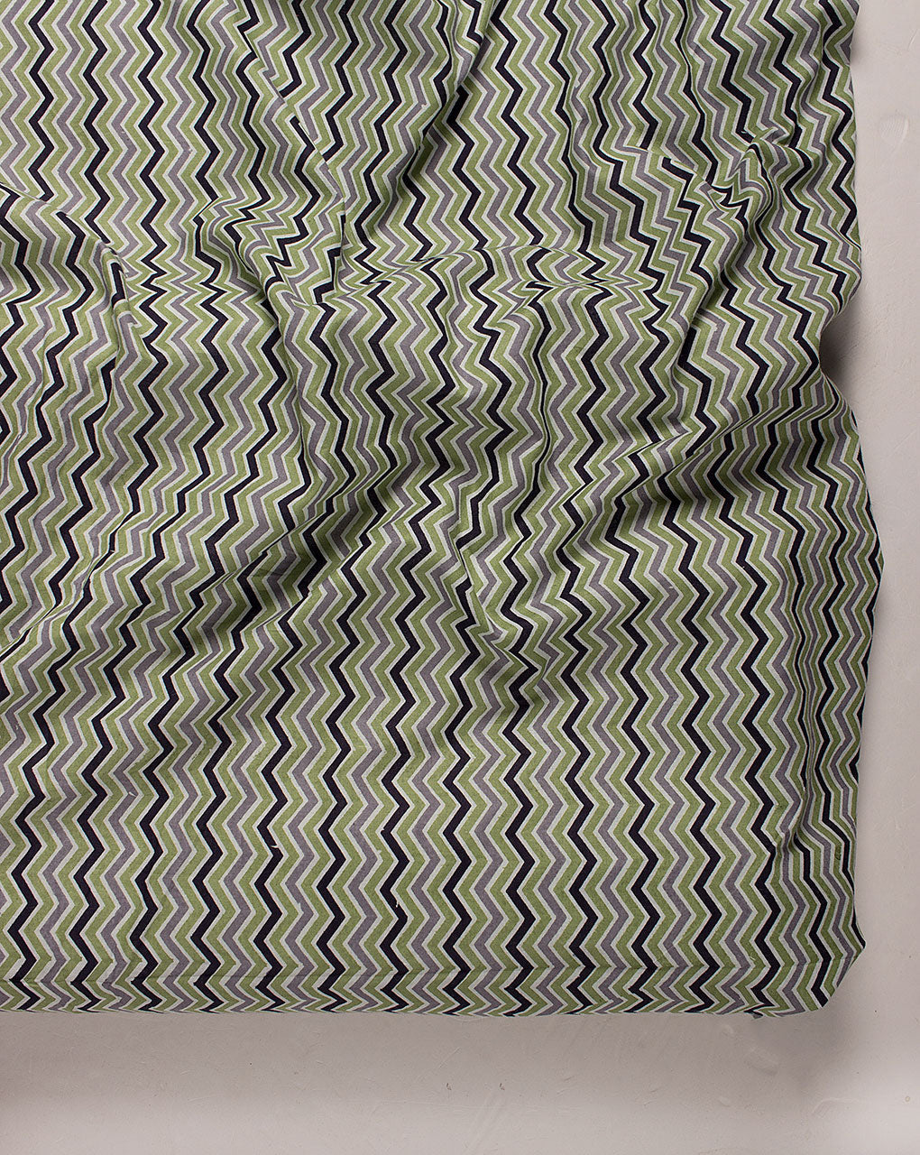( Pre Cut 90 CM ) Chevron Screen Print Cotton Fabric