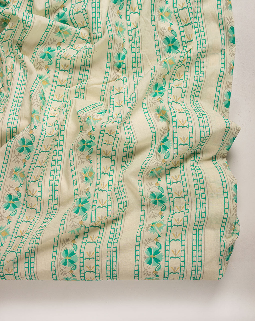 ( Pre Cut 70 CM ) Screen Print Cotton Fabric