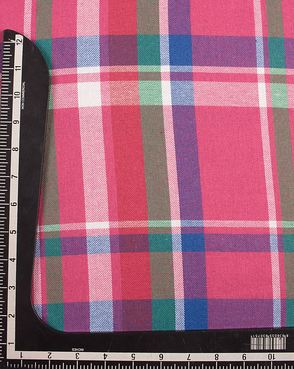 Tartan Checks Cotton Flannel Fabric ( Width 56 Inch ) - Fabriclore.com