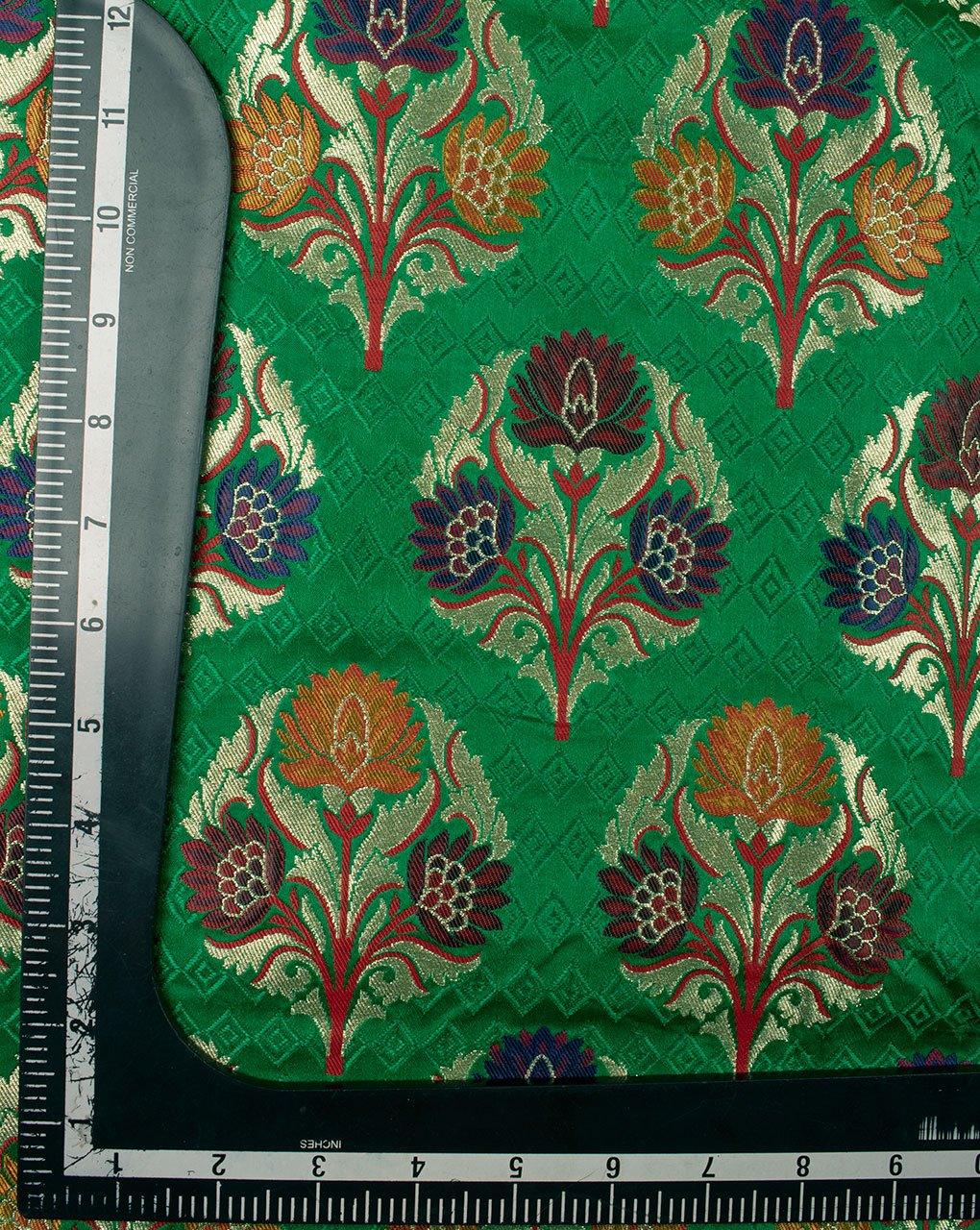 ( Pre-Cut 1.5 MTR ) Green Red Floral Pattern Banarasi Kinkhab Pure Kataan Silk Fabric ( Width 36 Inch ) - Fabriclore.com