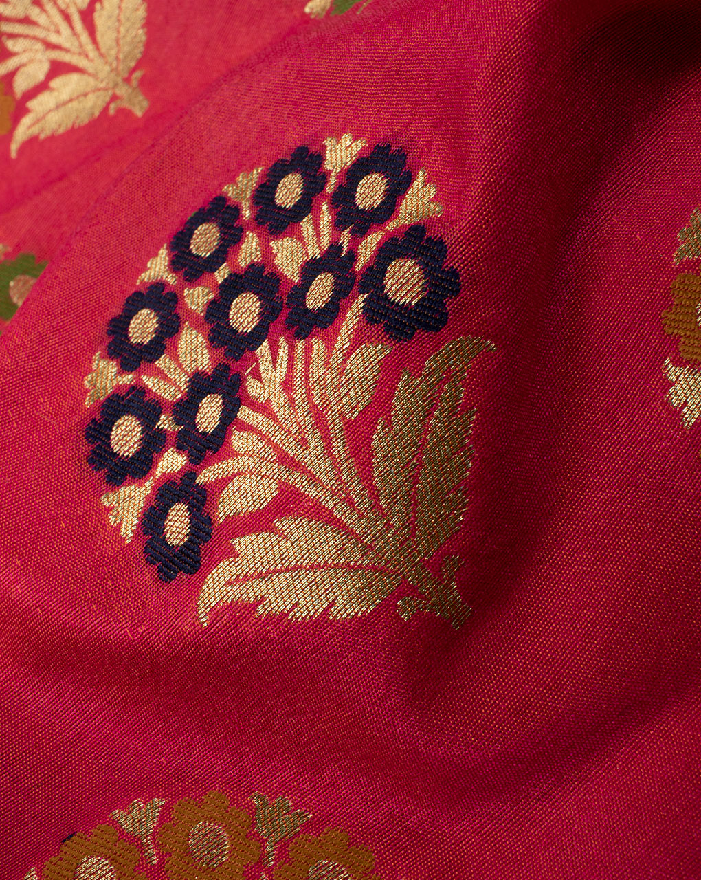 Salmon Gold Floral Pattern Zari Jacquard Banarasi Taffeta Silk Fabric - Fabriclore.com