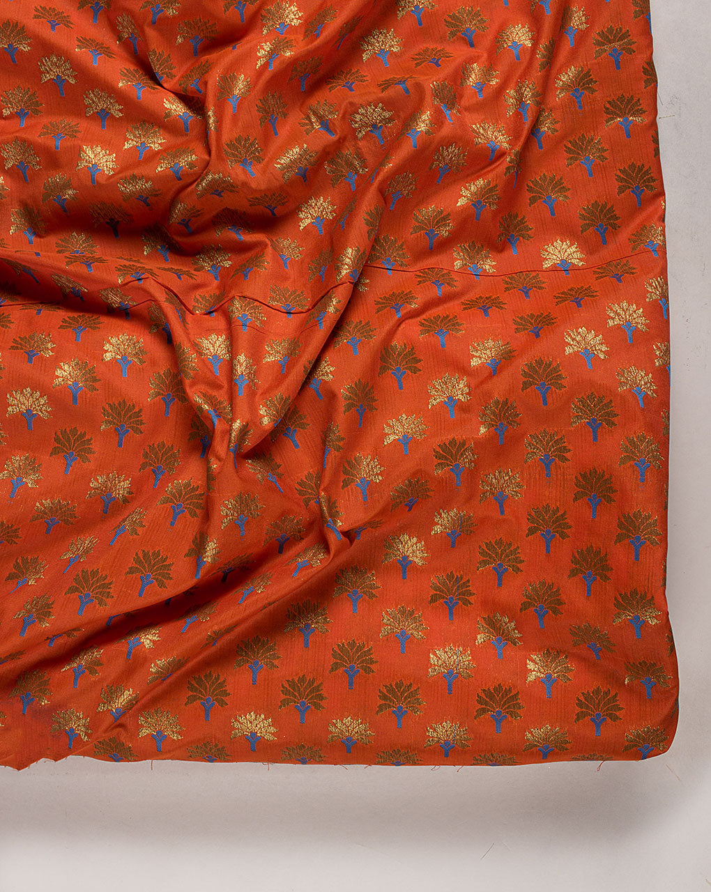 ( Pre Cut 1 MTR ) Zari Jacquard Pure Taffeta Silk Fabric