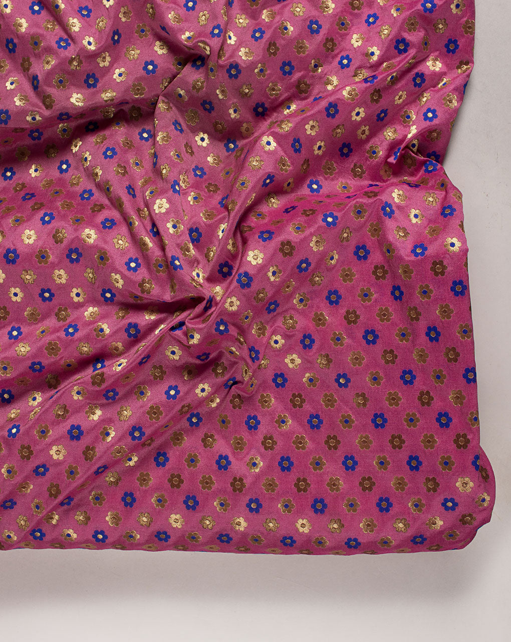 ( Pre Cut 1 MTR ) Zari Jacquard Pure Taffeta Silk Fabric