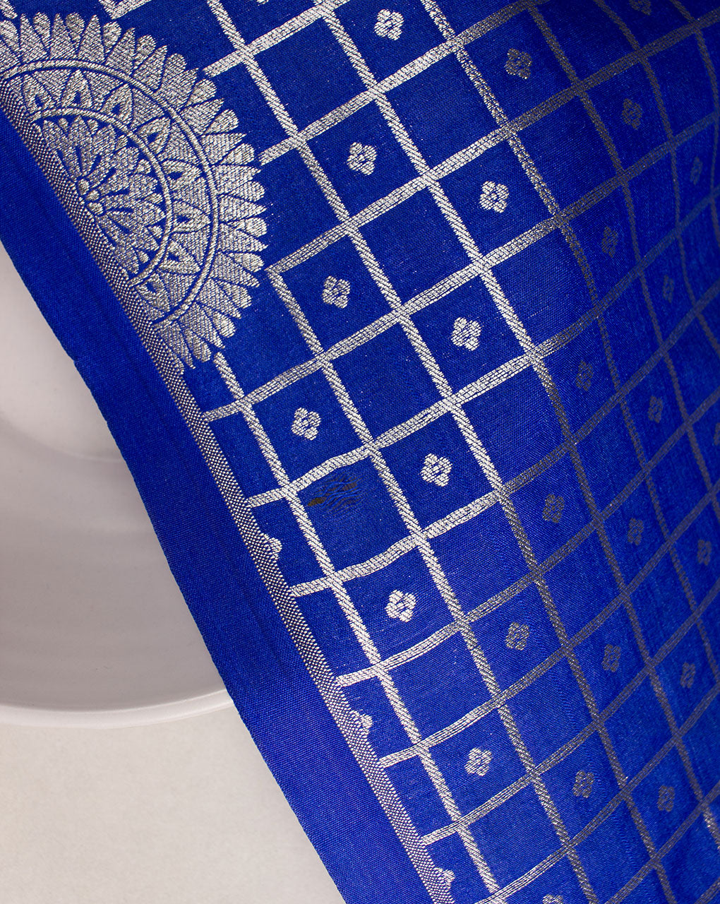 ( Pre Cut 1 MTR ) Zari Jacquard Banarasi Taffeta Silk Fabric