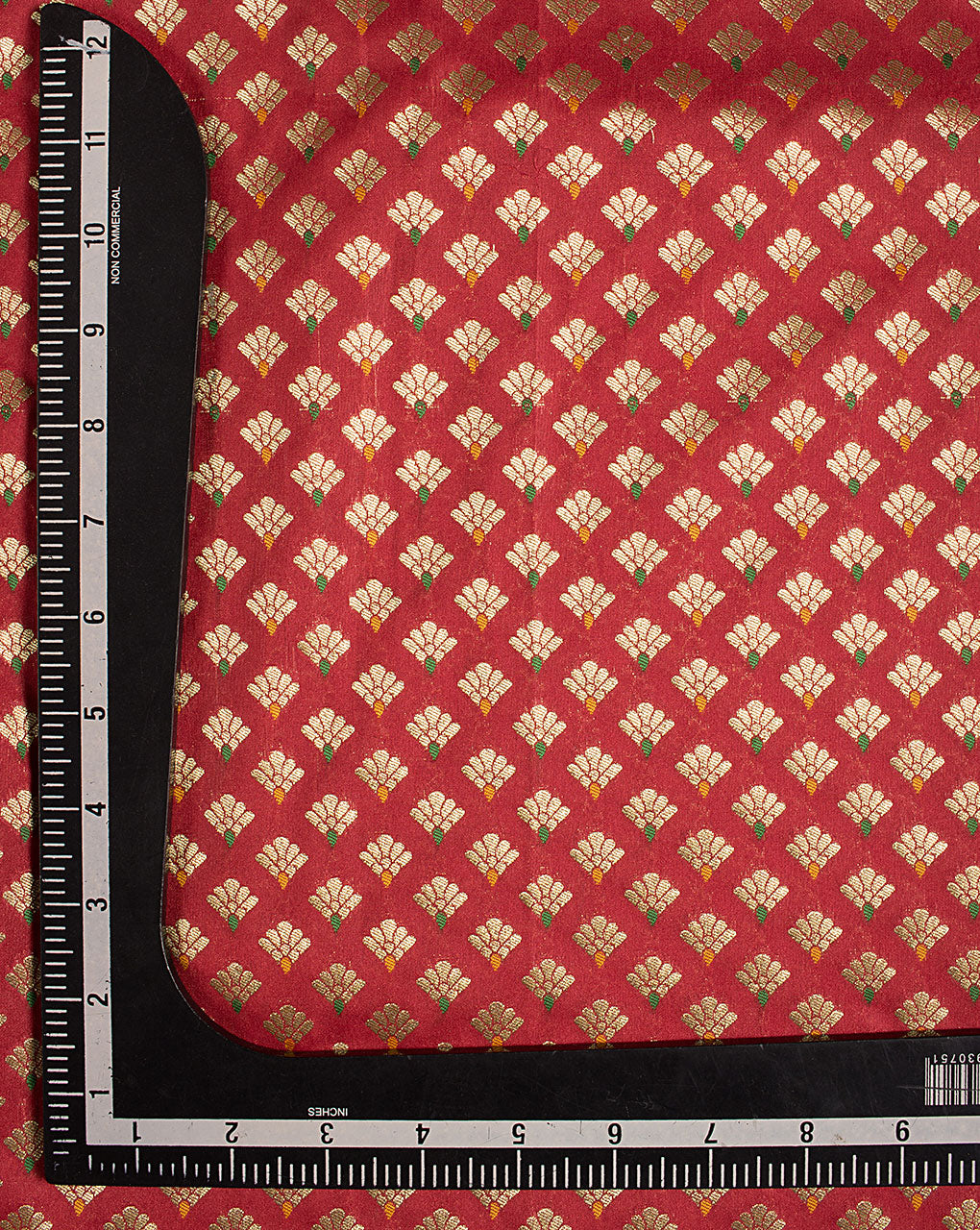 ( Pre Cut 1.75 MTR ) Zari Jacquard Banarasi Taffeta Silk Fabric