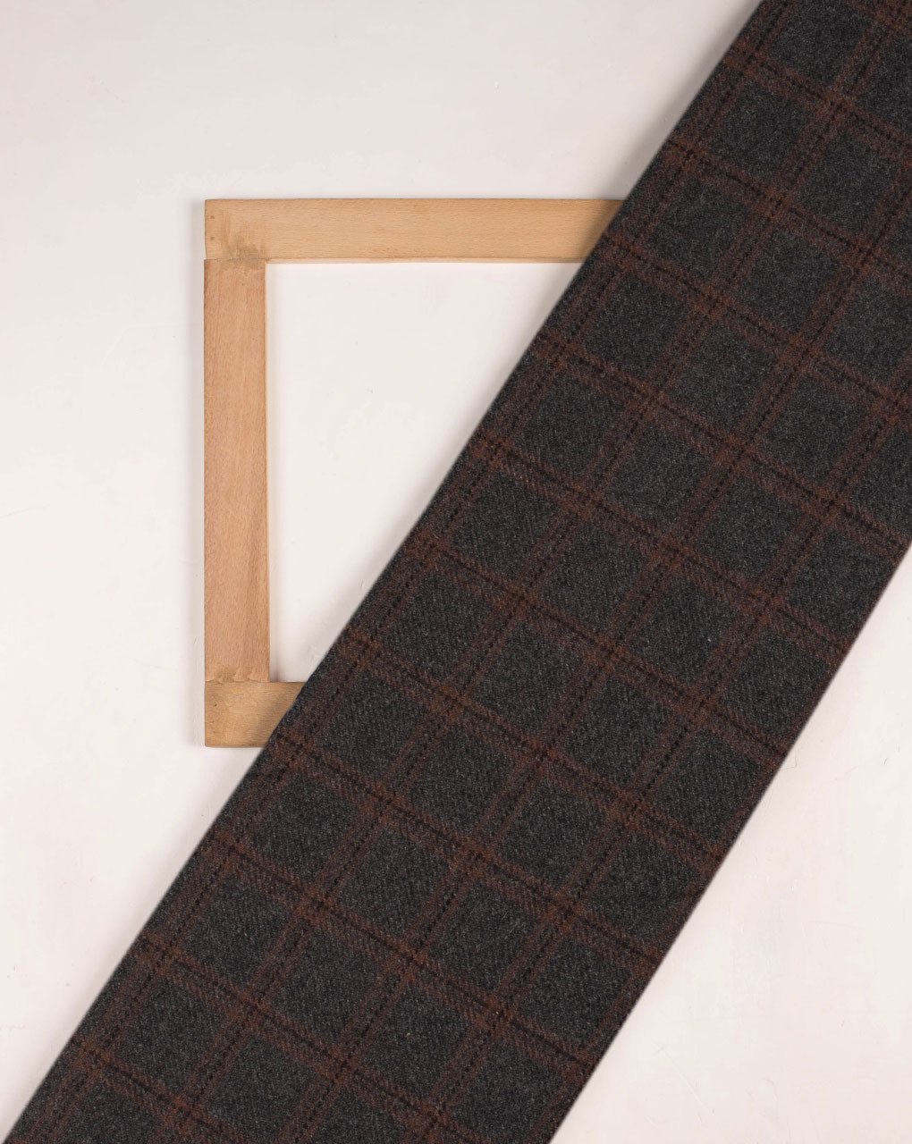 Tartan Checks Woolen Tweed Fabric ( Width 56 Inch ) - Fabriclore.com